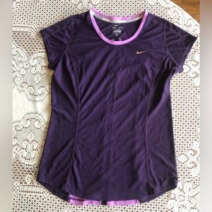Women’s Nike Short Sleeve Tee - Medium